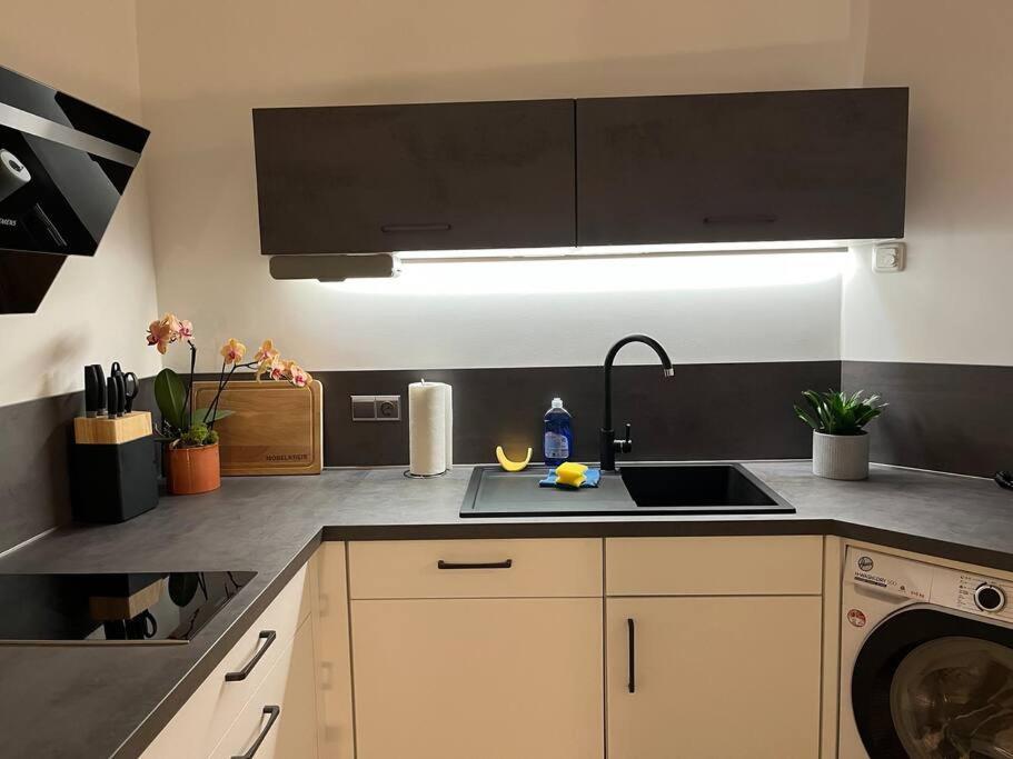 Neu Sanierte Wohnung Fuer 2-4 P Eschwege Esterno foto