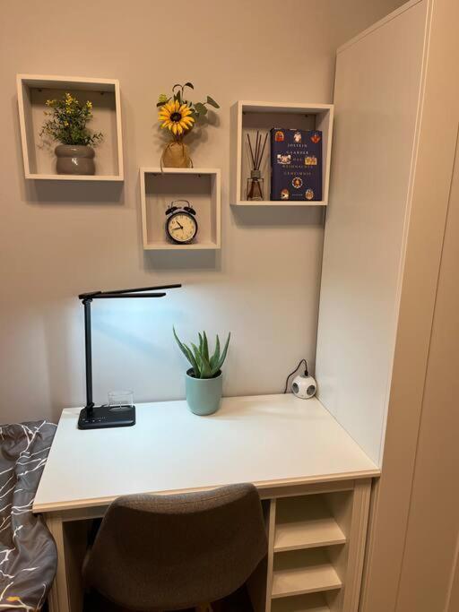 Neu Sanierte Wohnung Fuer 2-4 P Eschwege Esterno foto