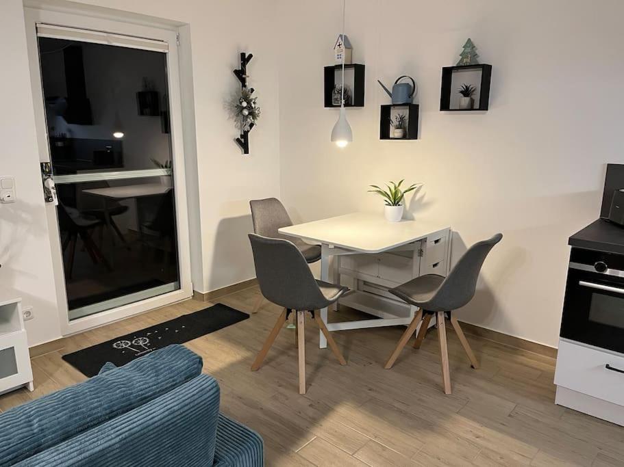 Neu Sanierte Wohnung Fuer 2-4 P Eschwege Esterno foto