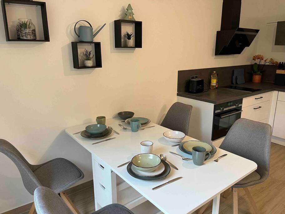 Neu Sanierte Wohnung Fuer 2-4 P Eschwege Esterno foto